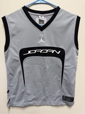Air Jordan 23 AJ Kids Small, 8-10 Air Jordan Collection Gray Basketball Jersey